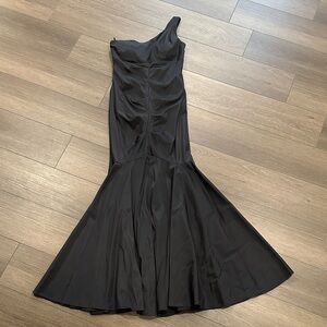 Formal Black One-Shoulder Gown